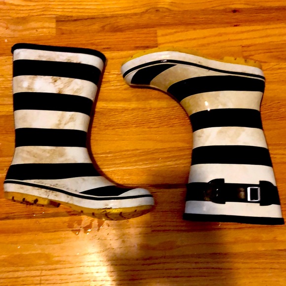 Black and white striped rubber boots - Picture 1 of 4